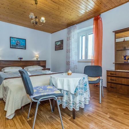 באלה Guest House Robert I Mirna מראה חיצוני תמונה