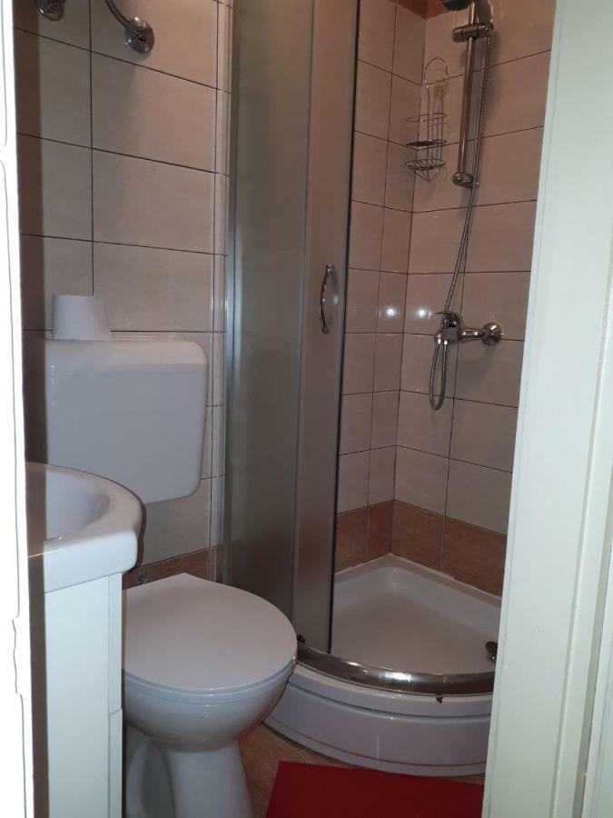 באלה Guest House Robert I Mirna מראה חיצוני תמונה