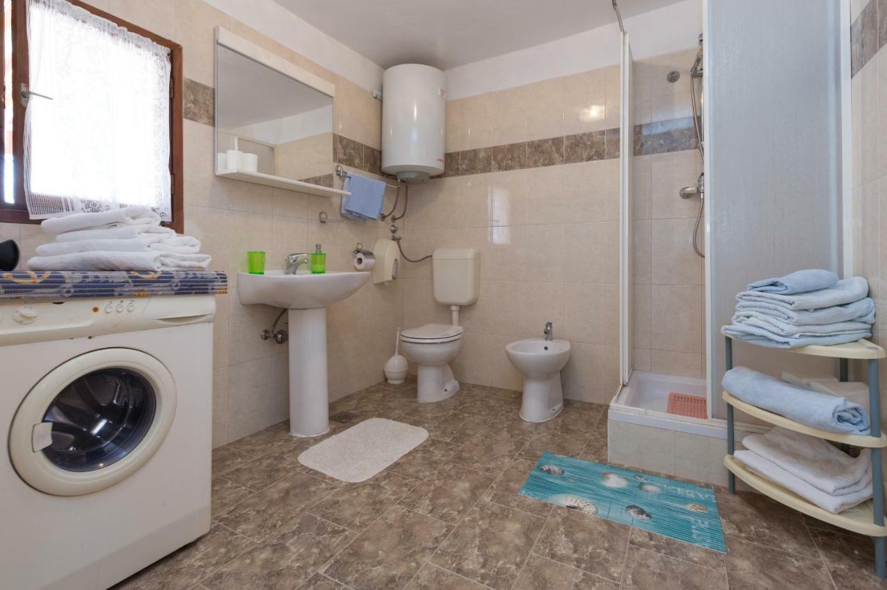 באלה Guest House Robert I Mirna מראה חיצוני תמונה